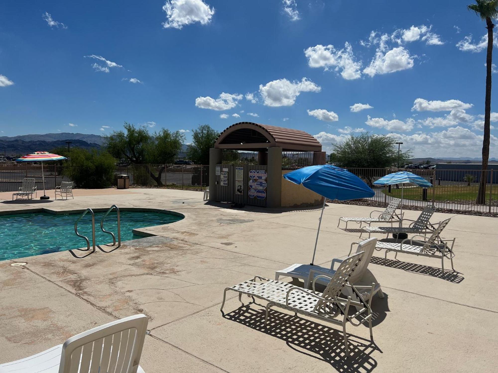 Studio 6 Suites Lake Havasu City Az Ngoại thất bức ảnh